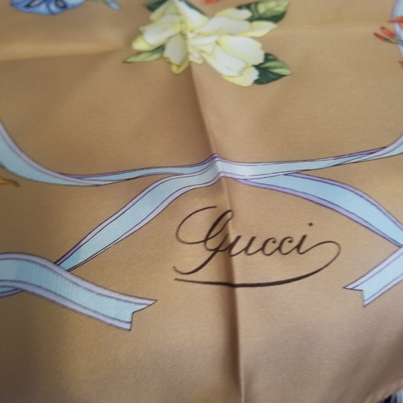 NWT Authentic Gucci floral scarf - Picture 8 of 9